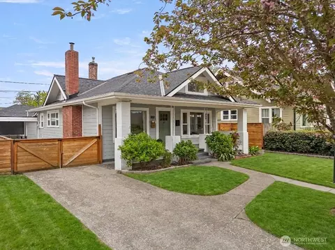 809 Sumner Ave, Sumner, WA 98390
