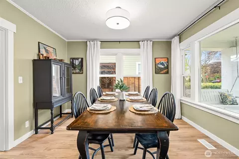 Dining - 809 Sumner Ave, Sumner, WA 98390 photo 2 of 4