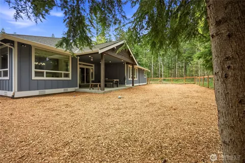 Exterior - 29615 SE 361st Pl, Enumclaw, WA 98022 photo 4 of 6