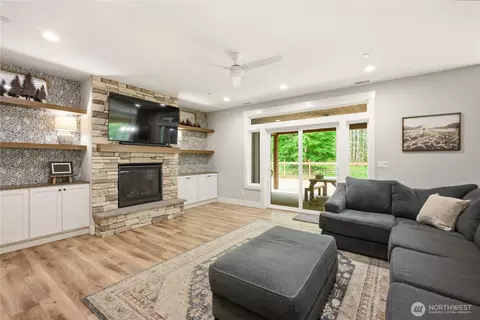 Living - 29615 SE 361st Pl, Enumclaw, WA 98022 photo 3 of 3