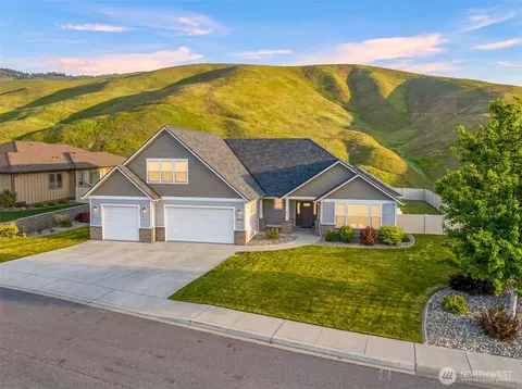 2042 Maiden Ln, Wenatchee, WA 98801