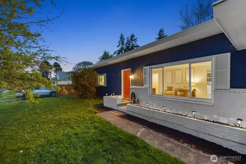 8826 S Sheridan Ave, Tacoma, WA 98444