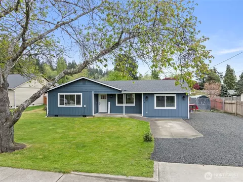 616 N 12th St, Elma, WA 98541