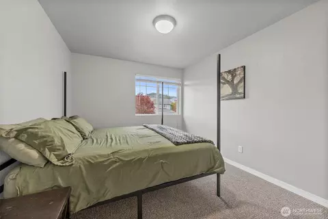 Bedroom - 20012 194th Ave E, Orting, WA 98360 photo 4 of 4