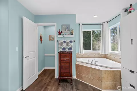 Bath - 20012 194th Ave E, Orting, WA 98360 photo 3 of 5