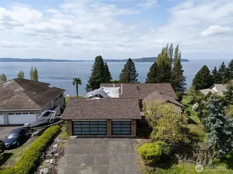 92 Tatoosh Pl, Steilacoom, WA 98388