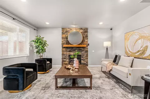 Living - 3915 214th St SE, Bothell, WA 98021 photo 2 of 4