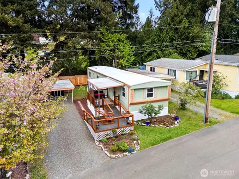 600 NE Lincoln Rd #14, Poulsbo, WA 98370