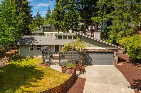 3701 Magrath Rd, Bellingham, WA 98226