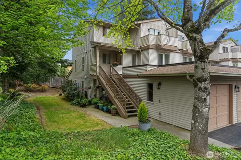 4701 NW Walgren Dr #A201, Silverdale, WA 98383