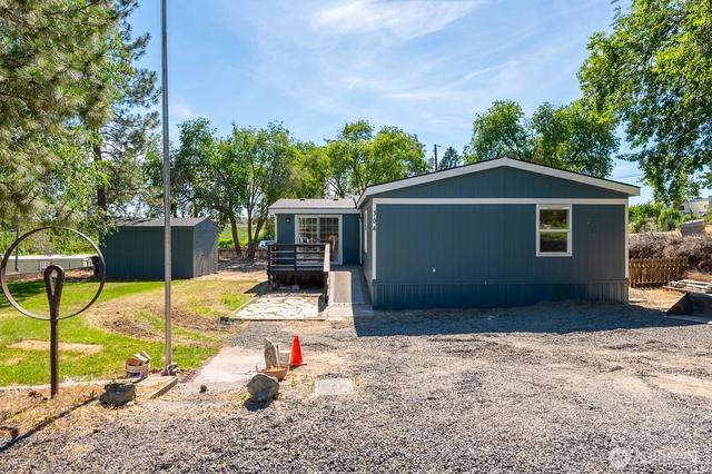304 NW Hemlock Ave, Royal City, WA 99357