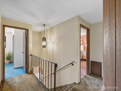 Entry Way - 12314 NE 162nd St, Bothell, WA 98011 photo 2 of 2