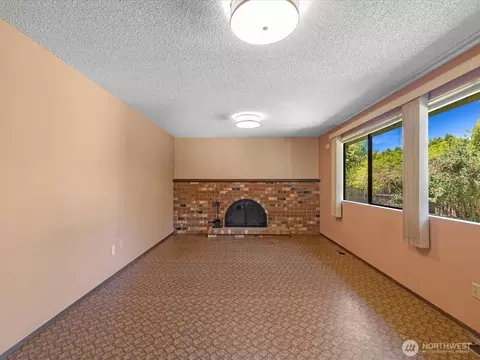 Living - 12314 NE 162nd St, Bothell, WA 98011 photo 4 of 5