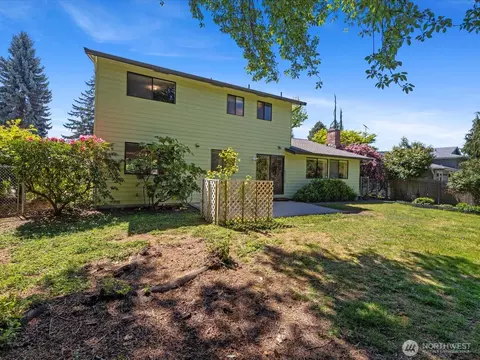 Exterior - 12314 NE 162nd St, Bothell, WA 98011 photo 4 of 8