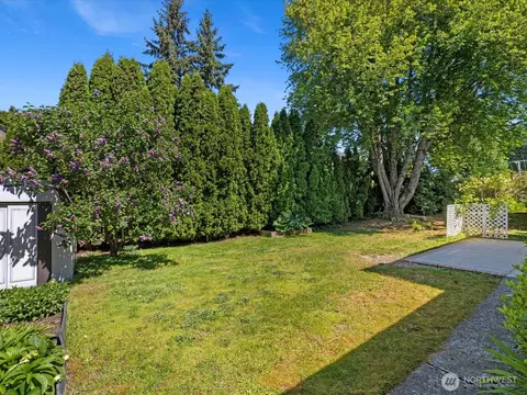 Exterior - 12314 NE 162nd St, Bothell, WA 98011 photo 8 of 8