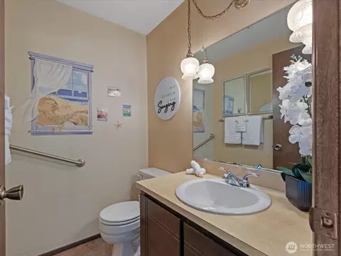 Bath - 12314 NE 162nd St, Bothell, WA 98011 photo 1 of 4