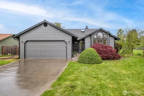 345 White River Dr, Pacific, WA 98047