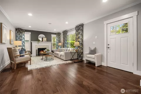 Living - 814 23rd Ave E, Seattle, WA 98112 photo 1 of 4