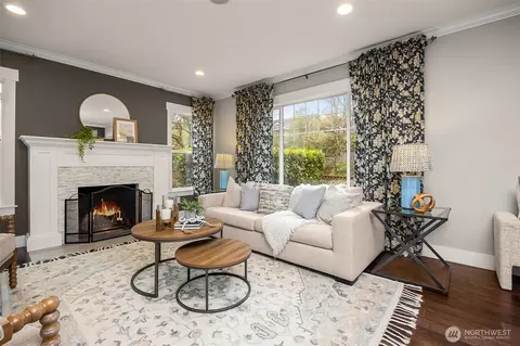 Living - 814 23rd Ave E, Seattle, WA 98112 photo 3 of 4