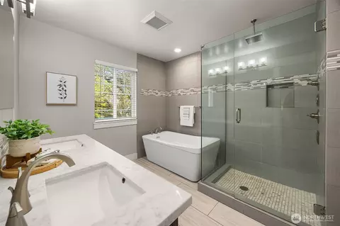 Bath - 814 23rd Ave E, Seattle, WA 98112 photo 2 of 5