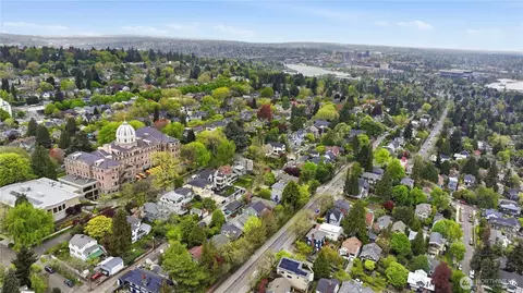 View/Area - 814 23rd Ave E, Seattle, WA 98112 photo 4 of 5