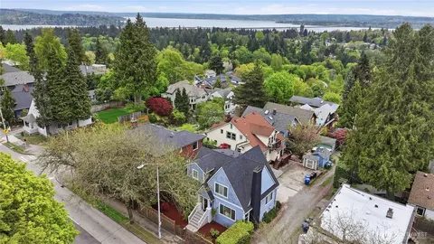 View/Area - 814 23rd Ave E, Seattle, WA 98112 photo 2 of 5