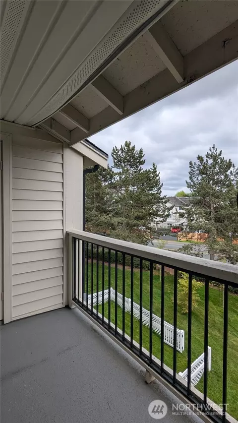 Exterior - 12404 E Gibson Rd #P306, Everett, WA 98204 photo 2 of 6