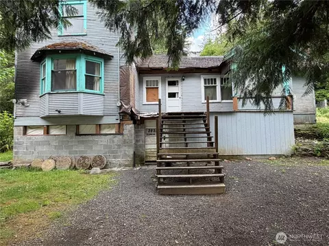 2833 Wishkah Rd, Aberdeen, WA 98520
