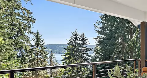 111 Point Fosdick Cir NW, Gig Harbor, WA 98335
