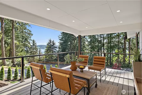 111 Point Fosdick Cir NW, Gig Harbor, WA 98335