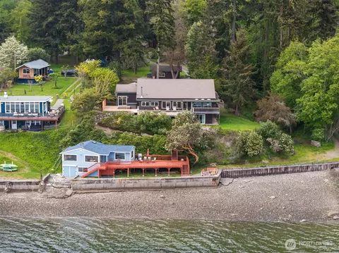 13725 SW Pohl Rd, Vashon, WA 98070