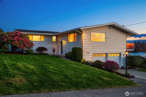 814 Dayton St, Edmonds, WA 98020