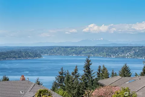 4411 170th Ave SE, Bellevue, WA 98006