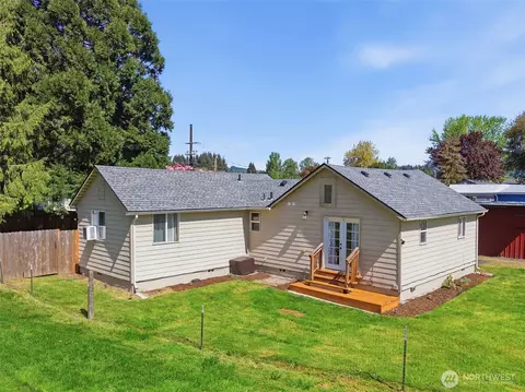 Exterior - 2016 42nd Ave, Longview, WA 98632 photo 9 of 11
