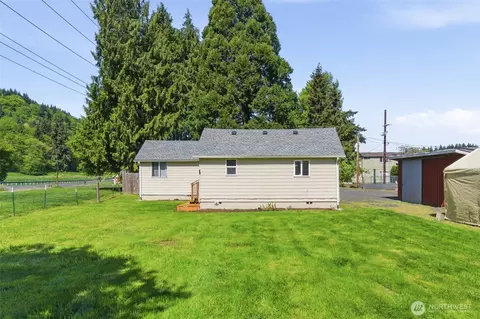 Exterior - 2016 42nd Ave, Longview, WA 98632 photo 8 of 11