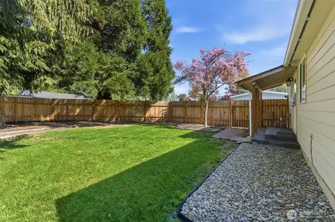 Exterior - 2016 42nd Ave, Longview, WA 98632 photo 7 of 11