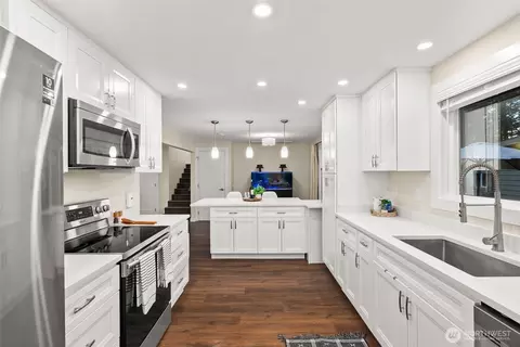 7041 67th St NW, Gig Harbor, WA 98335