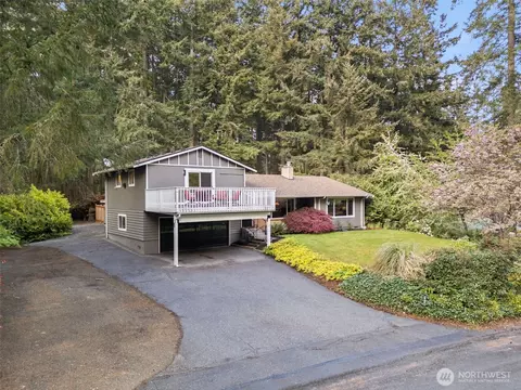 7041 67th St NW, Gig Harbor, WA 98335