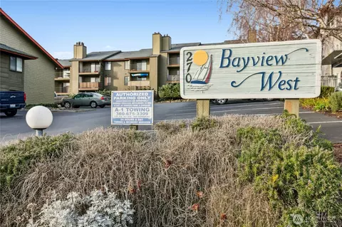 270 SE Barrington Dr #B203, Oak Harbor, WA 98277