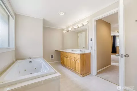 Bath - 20115 48 Ave SE, Bothell, WA 98012 photo 3 of 5