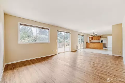 Living - 20115 48 Ave SE, Bothell, WA 98012 photo 3 of 4