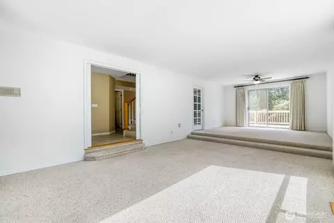 Living - 20115 48 Ave SE, Bothell, WA 98012 photo 2 of 4