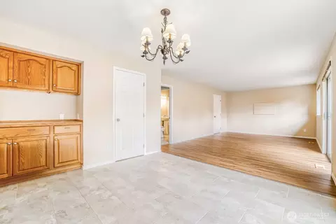 Living - 20115 48 Ave SE, Bothell, WA 98012 photo 4 of 4