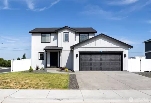 601 N Oak St, Tieton, WA 98947