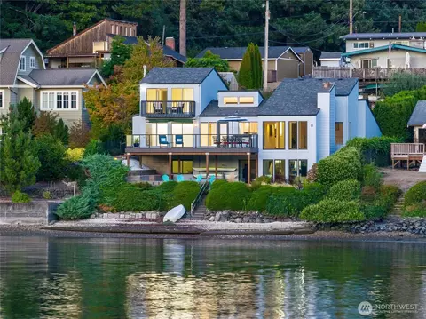 4610 Marine View Pl, Bremerton, WA 98312