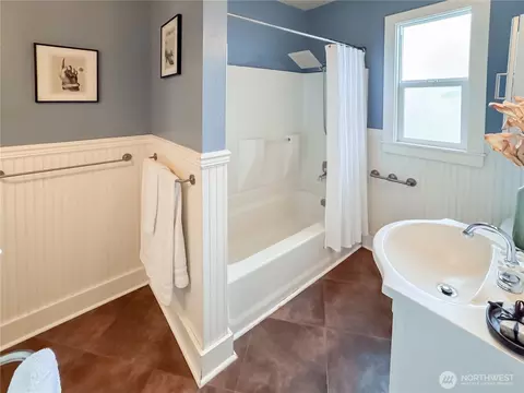 2315 E Spring St, Seattle, WA 98122 photo 13