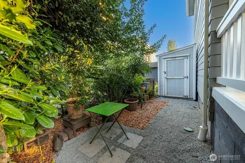 2315 E Spring St, Seattle, WA 98122 photo 30