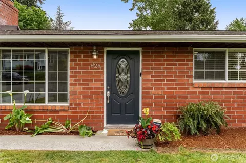 625 SW 127th St, Seattle, WA 98146
