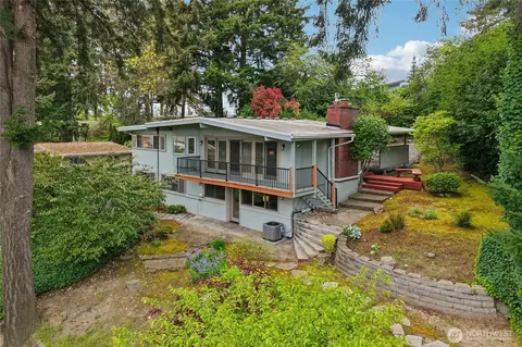 12226 SE 25th St, Bellevue, WA 98005