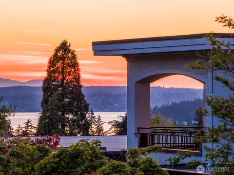 116 16th Ave, Kirkland, WA 98033
